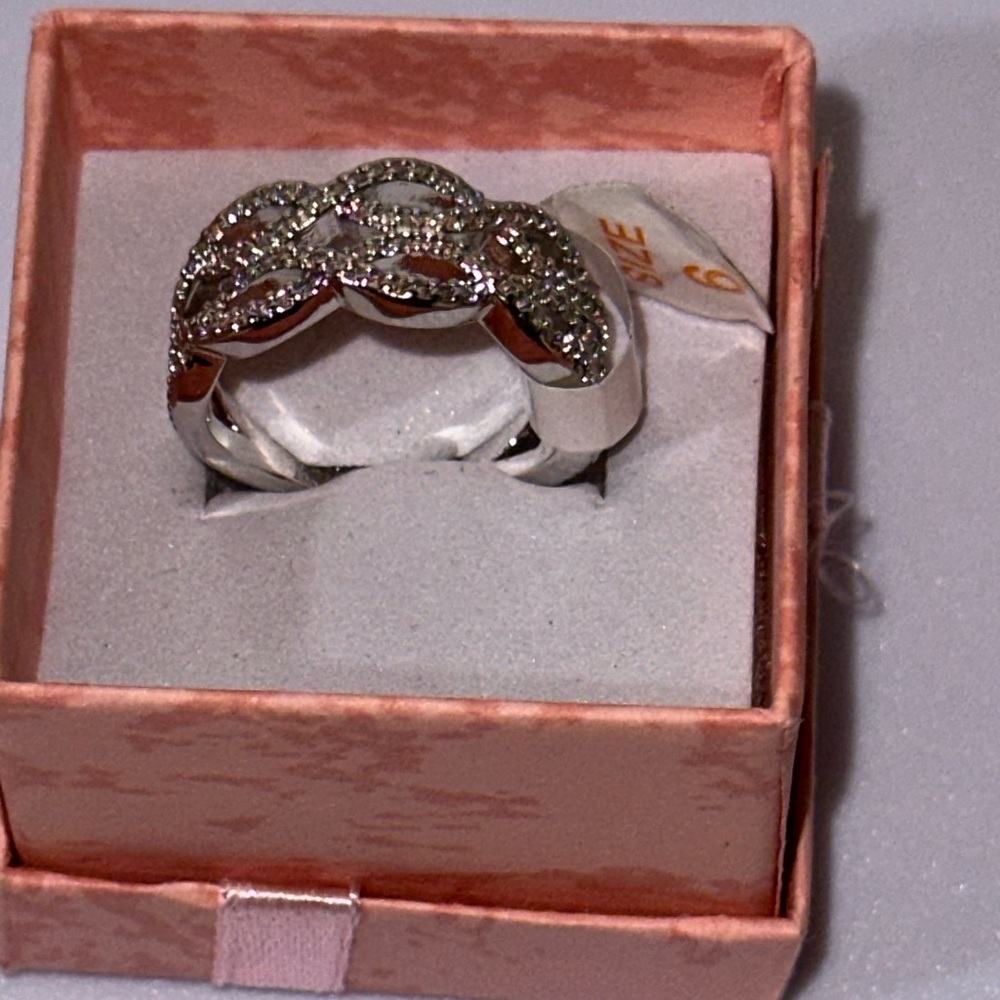 Bomb party Elegant Silver Women's Ring size 6